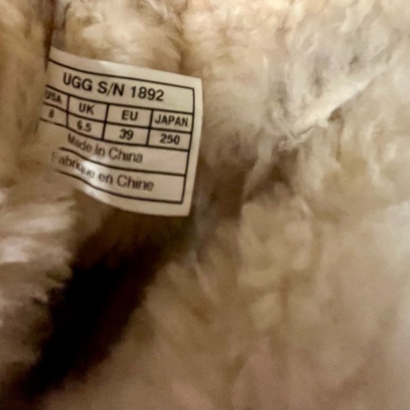 UGG Tan and Cream Winter Boots with Plush Lining women’s  size 8 - Picture 5 of 5